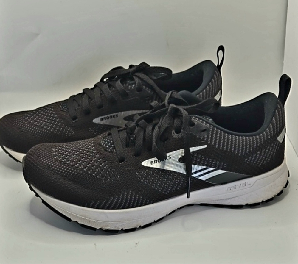 Brooks Revel 5 Running Shoes Womens 9 Black White Neutral 1203611B036 Road Gym